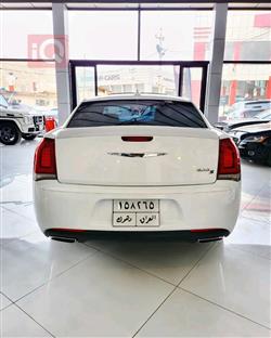 کرایسلەر 300
